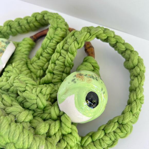 Mid Century Macrame Avocado Green Frog Towel Holder Wall Hanging - Picture 5 of 8